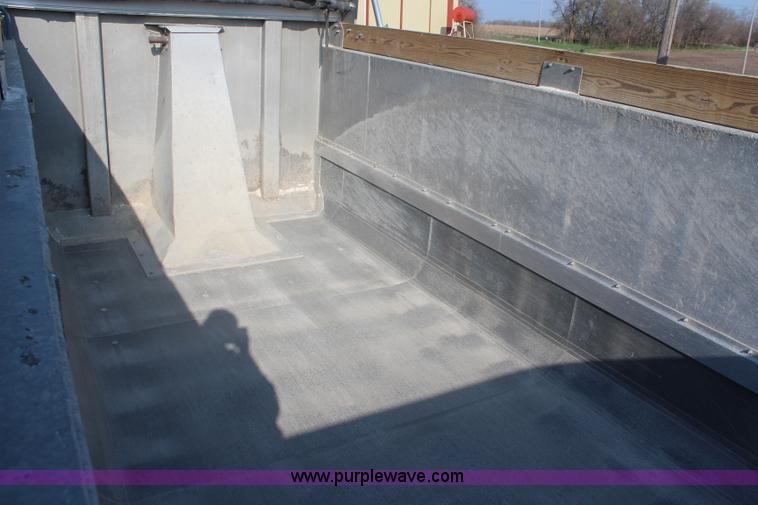 image for item K6995 2000 Kenworth W900 dump truck