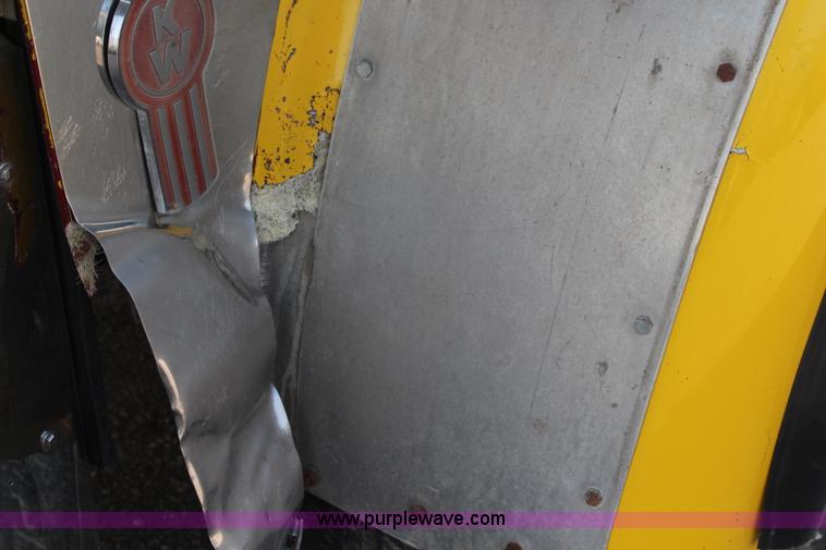 image for item K6995 2000 Kenworth W900 dump truck