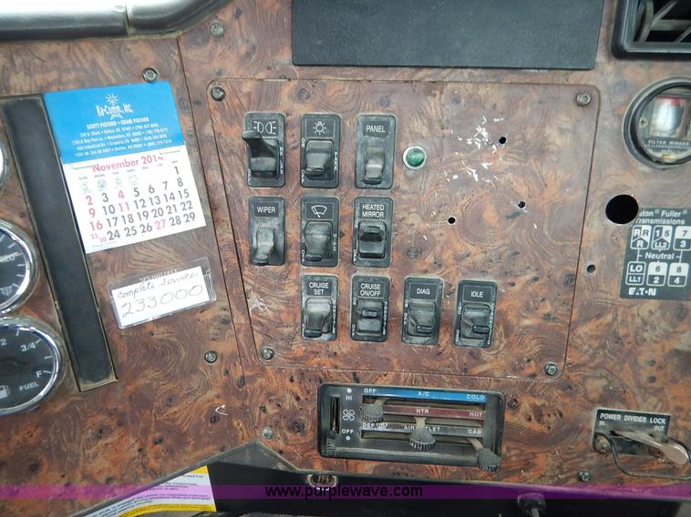 image for item K7381 1998 International 5070 mixer truck