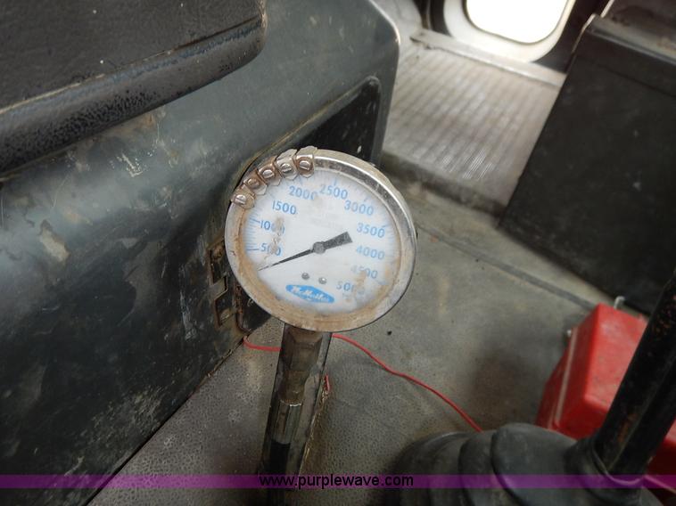 image for item K7381 1998 International 5070 mixer truck