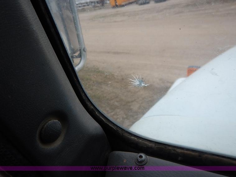 image for item K7381 1998 International 5070 mixer truck