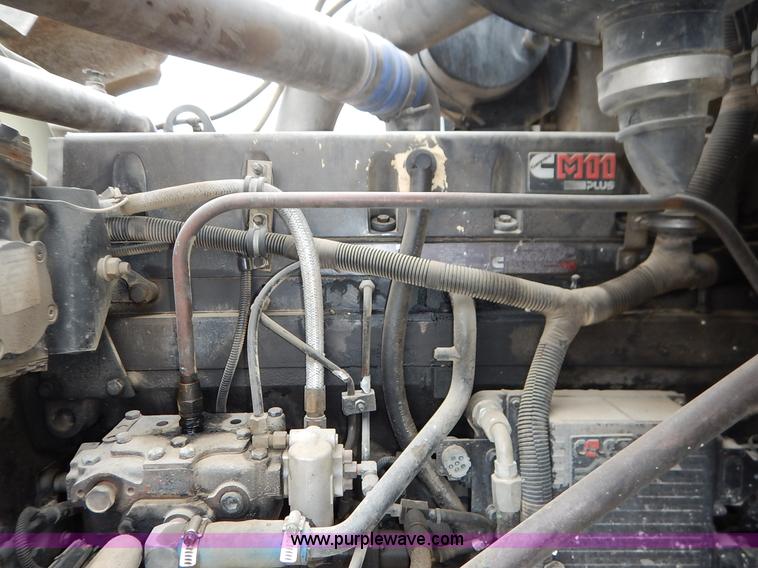 image for item K7381 1998 International 5070 mixer truck