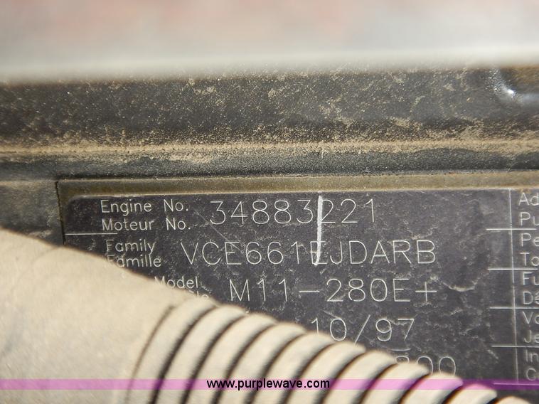 image for item K7381 1998 International 5070 mixer truck