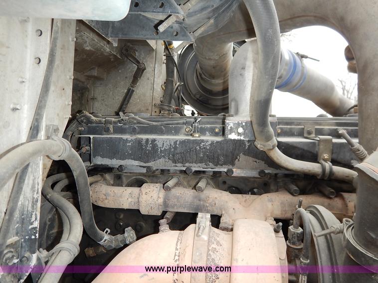 image for item K7381 1998 International 5070 mixer truck