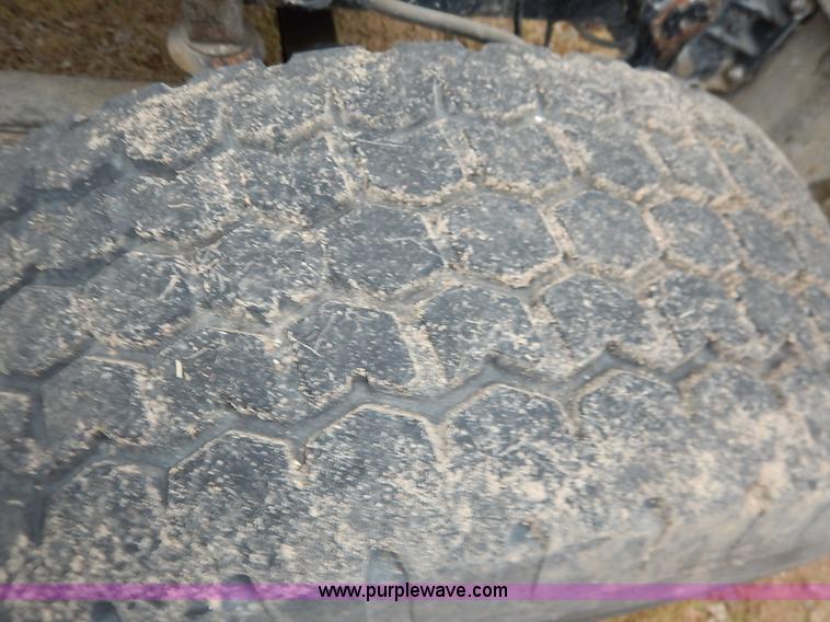 image for item K7381 1998 International 5070 mixer truck