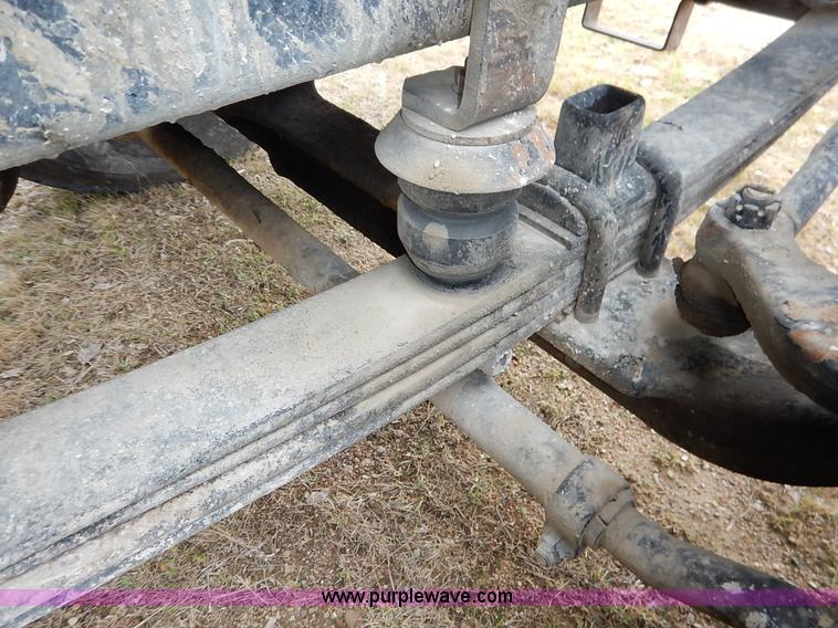 image for item K7381 1998 International 5070 mixer truck