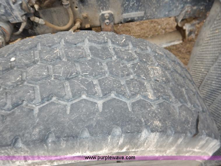 image for item K7381 1998 International 5070 mixer truck