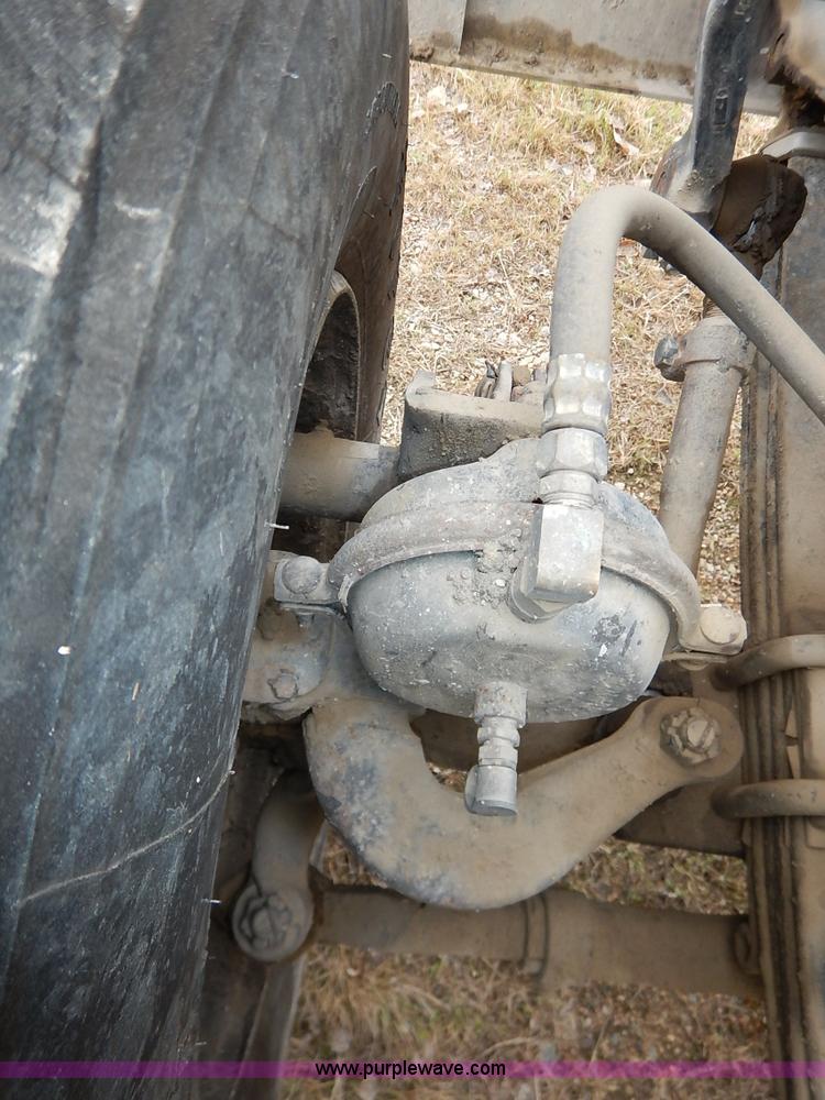 image for item K7381 1998 International 5070 mixer truck