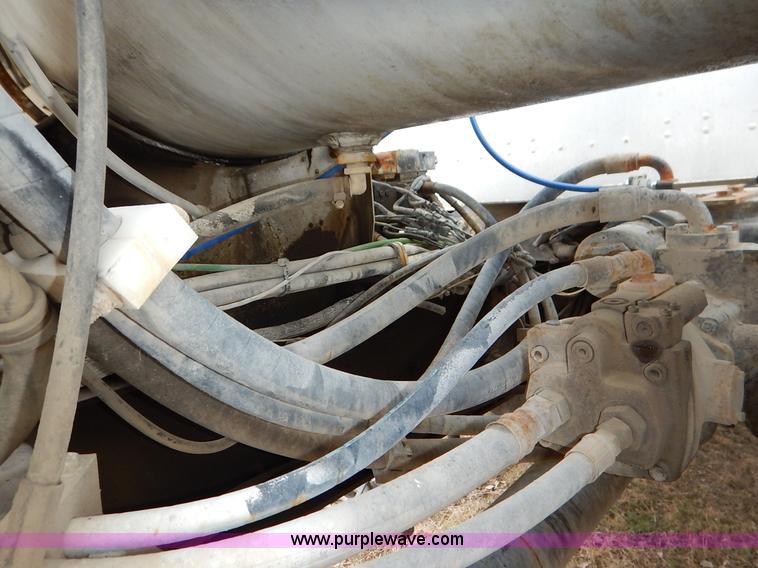 image for item K7381 1998 International 5070 mixer truck