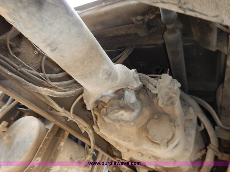 image for item K7381 1998 International 5070 mixer truck