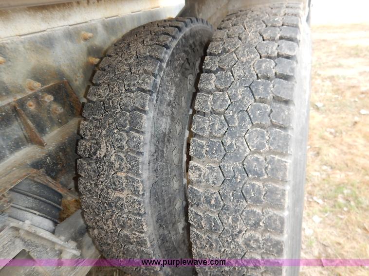 image for item K7381 1998 International 5070 mixer truck