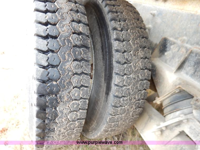 image for item K7381 1998 International 5070 mixer truck