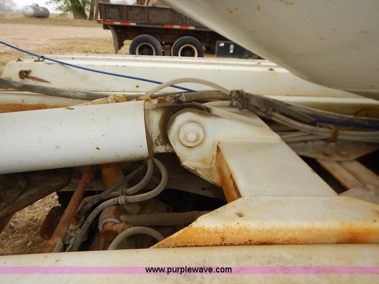 image for item K7381 1998 International 5070 mixer truck