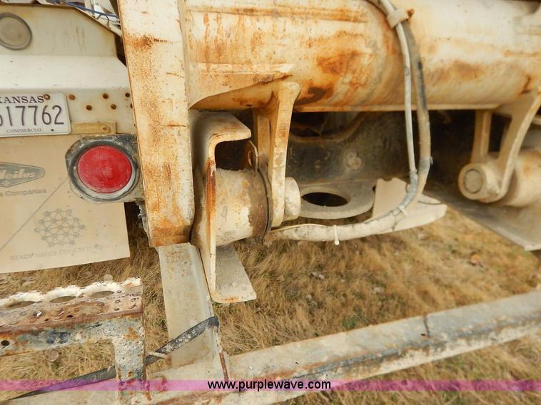 image for item K7381 1998 International 5070 mixer truck