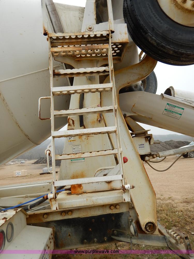 image for item K7381 1998 International 5070 mixer truck