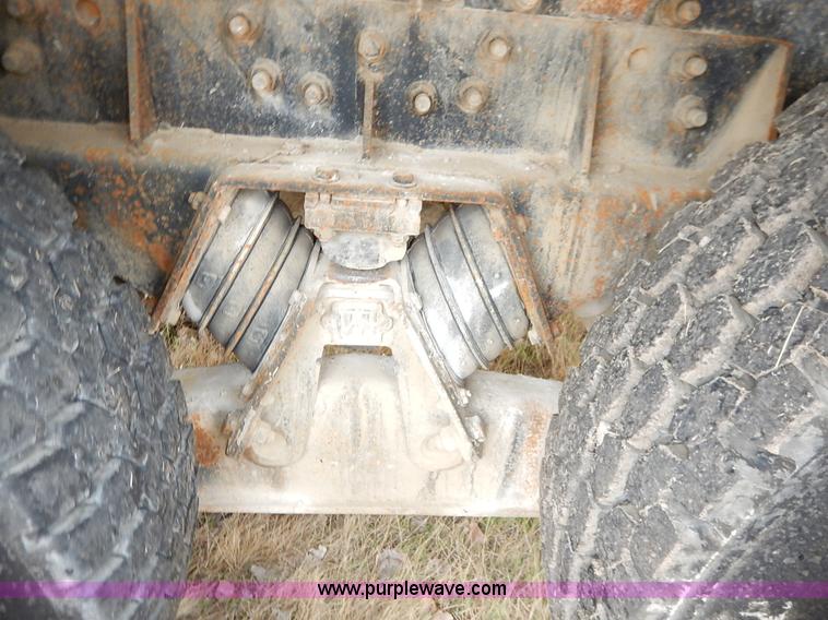 image for item K7381 1998 International 5070 mixer truck