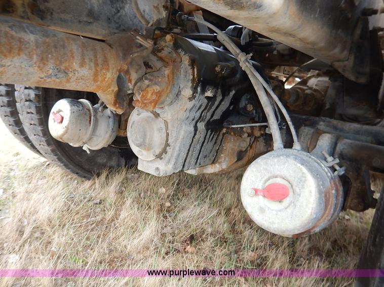 image for item K7381 1998 International 5070 mixer truck