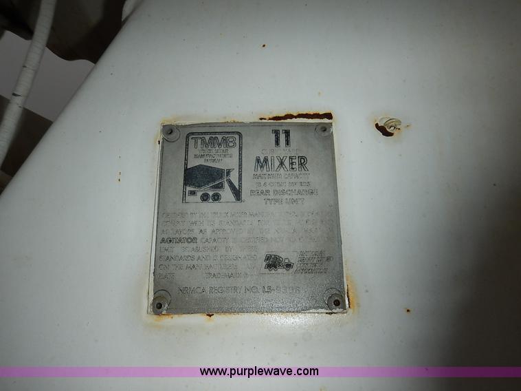 image for item K7381 1998 International 5070 mixer truck