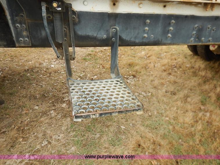 image for item K7381 1998 International 5070 mixer truck