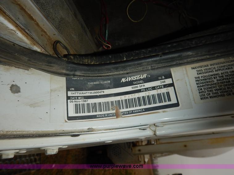 image for item K7381 1998 International 5070 mixer truck