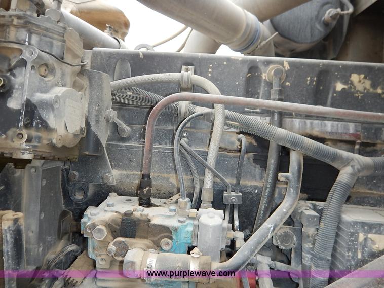 image for item K7382 1998 International Paystar 5000 mixer truck