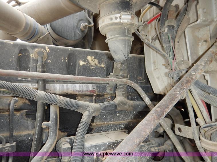 image for item K7382 1998 International Paystar 5000 mixer truck