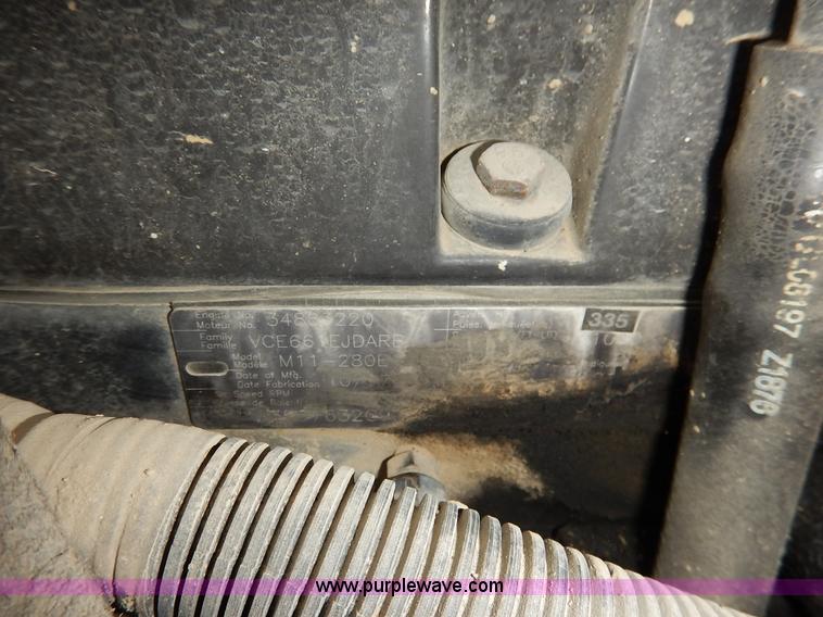 image for item K7382 1998 International Paystar 5000 mixer truck