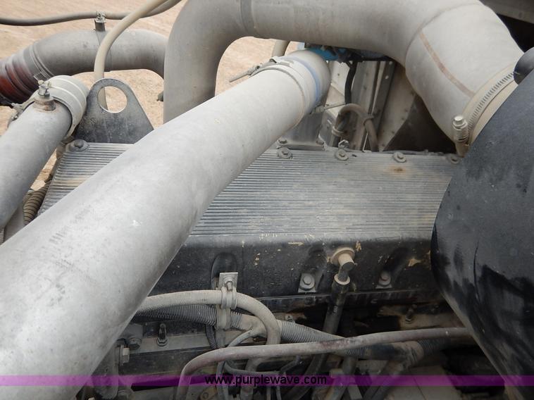 image for item K7382 1998 International Paystar 5000 mixer truck