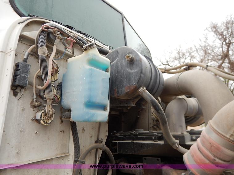 image for item K7382 1998 International Paystar 5000 mixer truck