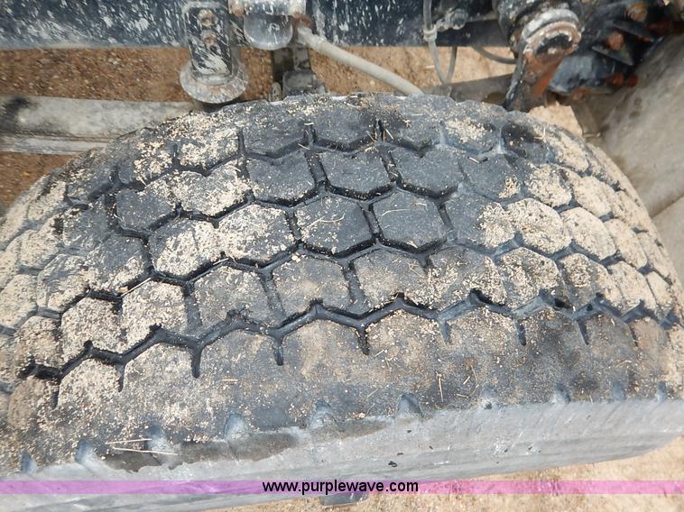 image for item K7382 1998 International Paystar 5000 mixer truck