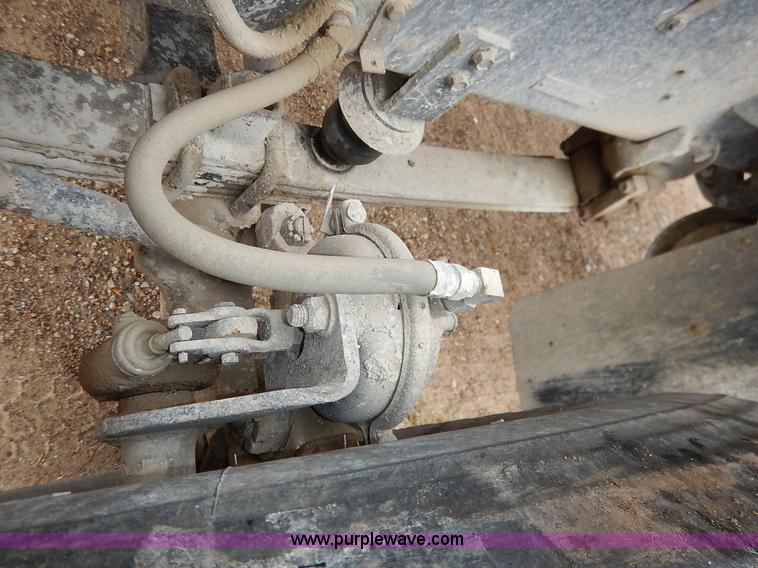 image for item K7382 1998 International Paystar 5000 mixer truck