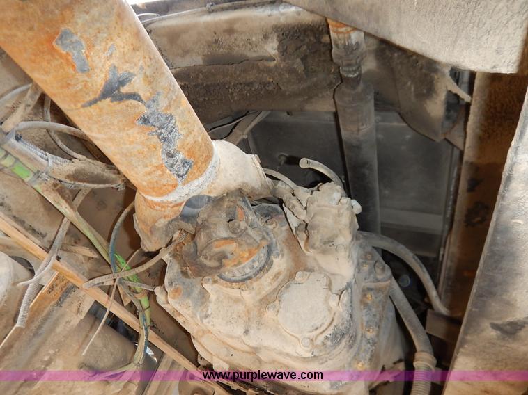 image for item K7382 1998 International Paystar 5000 mixer truck