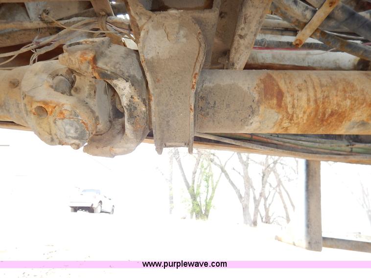 image for item K7382 1998 International Paystar 5000 mixer truck