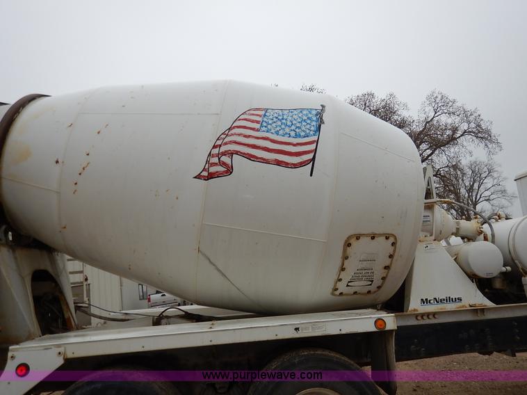 image for item K7382 1998 International Paystar 5000 mixer truck