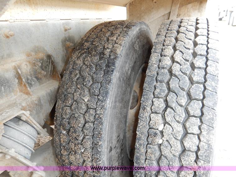 image for item K7382 1998 International Paystar 5000 mixer truck