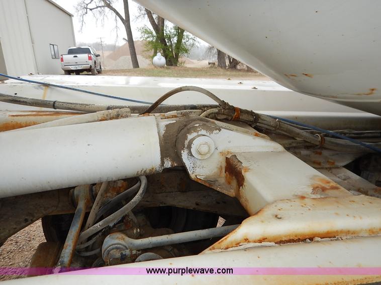 image for item K7382 1998 International Paystar 5000 mixer truck