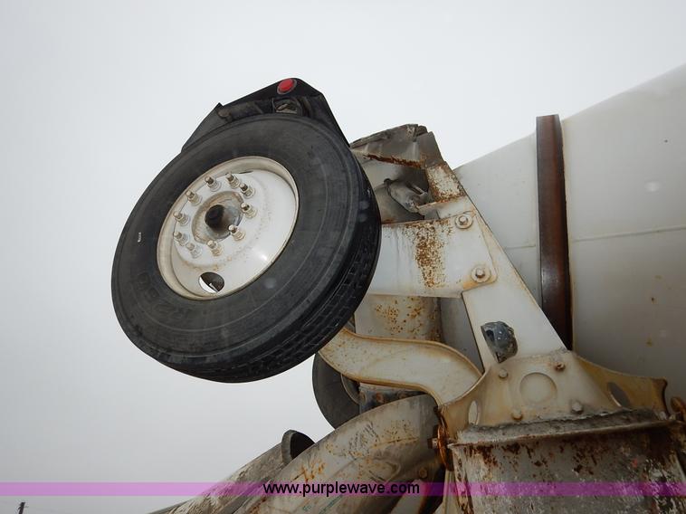 image for item K7382 1998 International Paystar 5000 mixer truck