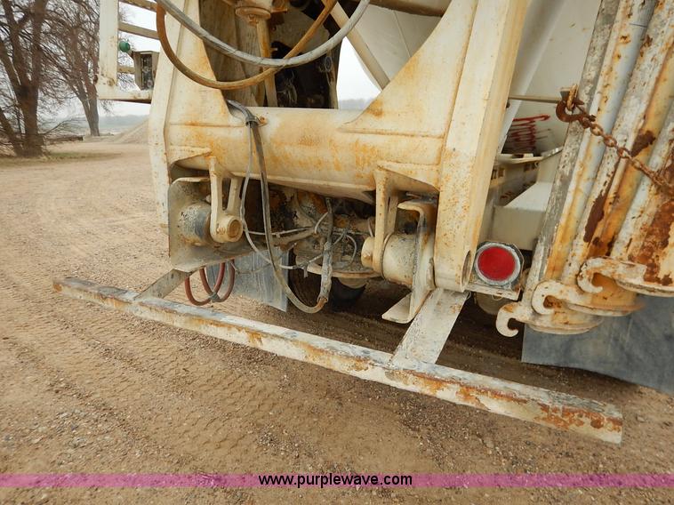 image for item K7382 1998 International Paystar 5000 mixer truck