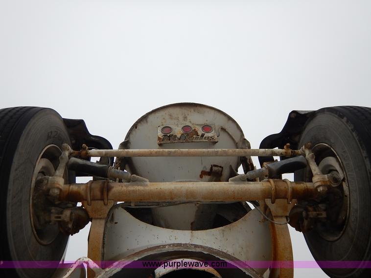 image for item K7382 1998 International Paystar 5000 mixer truck