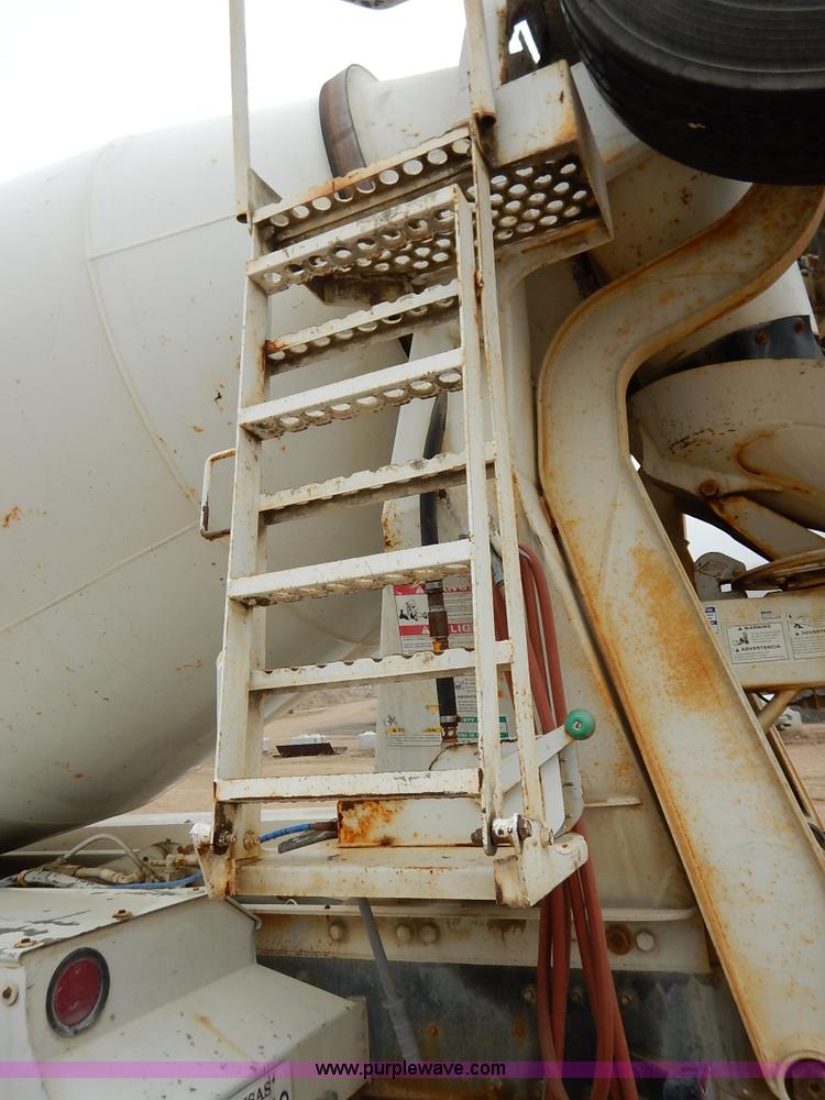 image for item K7382 1998 International Paystar 5000 mixer truck