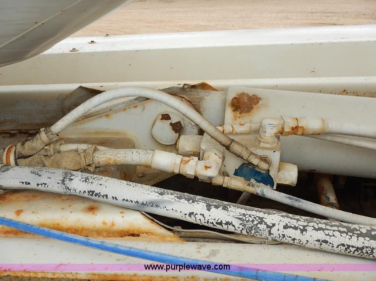 image for item K7382 1998 International Paystar 5000 mixer truck