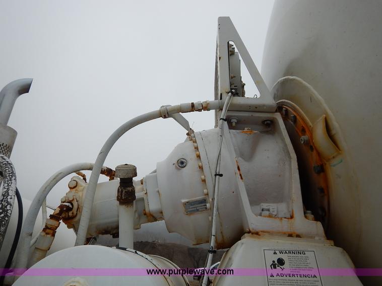 image for item K7382 1998 International Paystar 5000 mixer truck