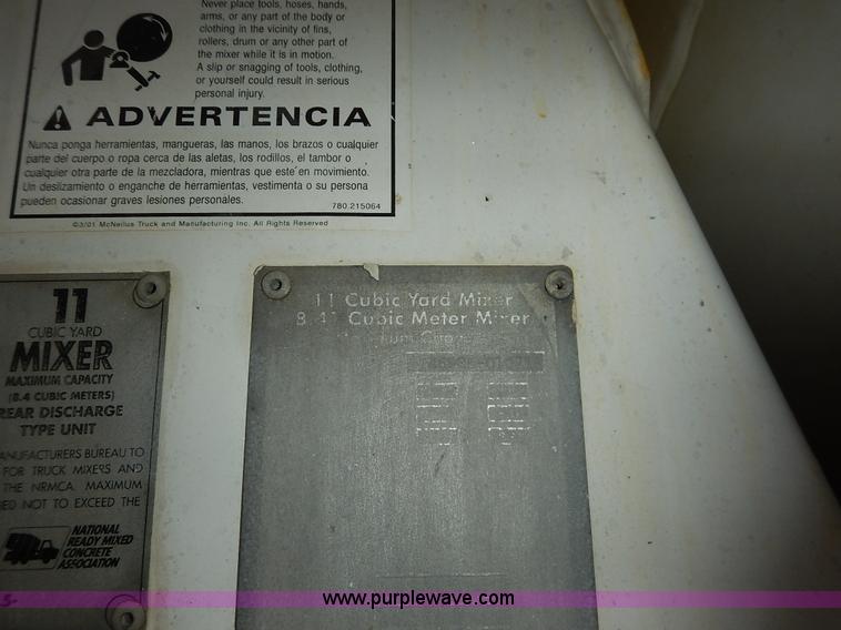 image for item K7382 1998 International Paystar 5000 mixer truck