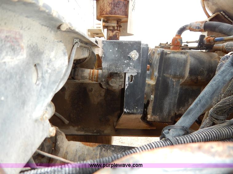 image for item K7382 1998 International Paystar 5000 mixer truck