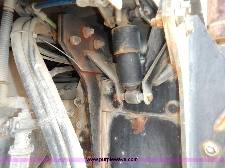 image for item K7382 1998 International Paystar 5000 mixer truck