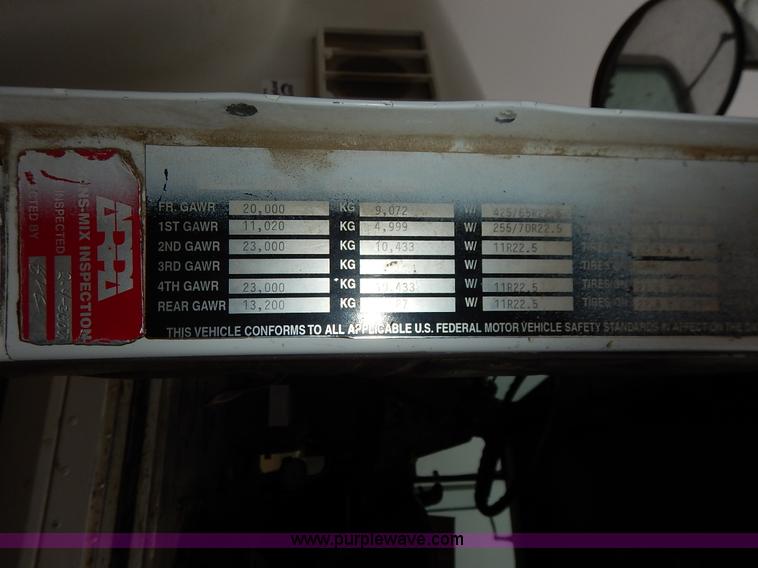 image for item K7382 1998 International Paystar 5000 mixer truck