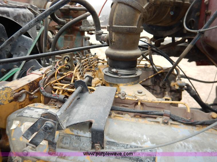 image for item K7383 1985 Ford LT8000 flatbed truck