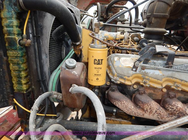 image for item K7383 1985 Ford LT8000 flatbed truck