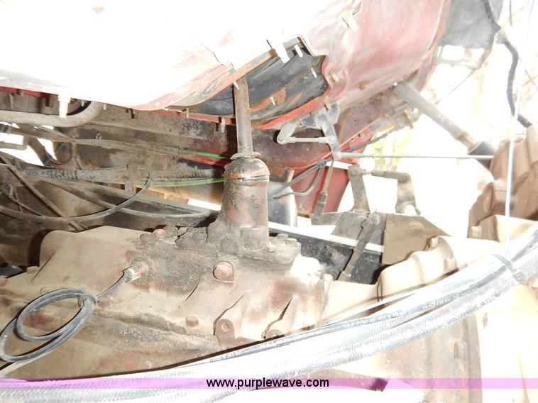 image for item K7383 1985 Ford LT8000 flatbed truck