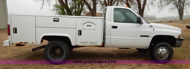 image for item K7384 2001 Dodge Ram 3500 utility truck